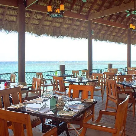 Sandals Grande Riviera Beach & Villa Golf Resort